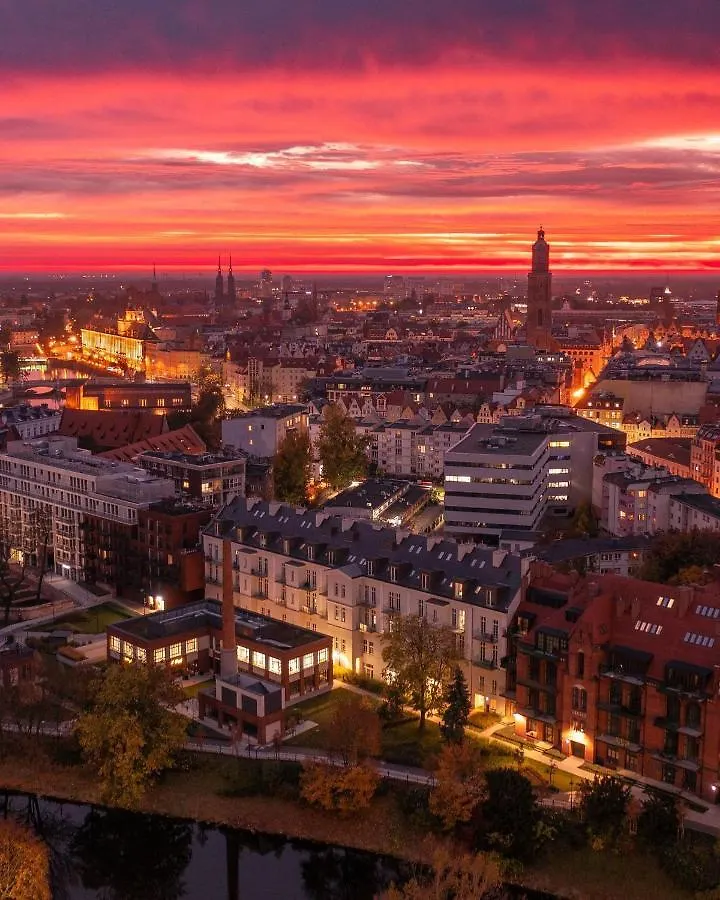 Bulwar Staromiejski Jana Pawla II 11 Wroclaw Poland
